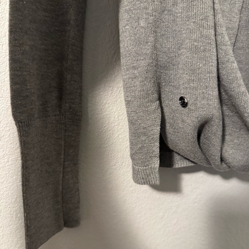 lululemon 🍋 athletica Gray Crew Neck Sweater - Picture 9 of 16